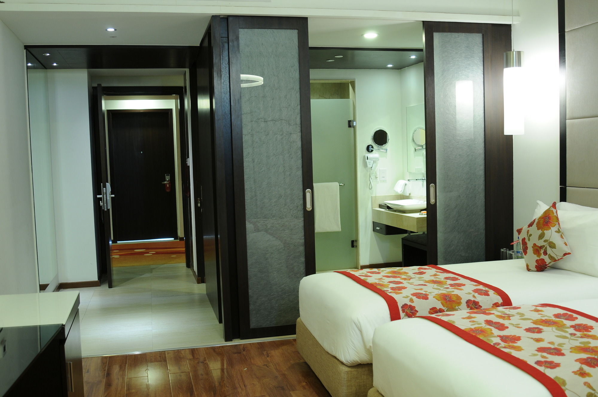 E Hotel Chennai Dış mekan fotoğraf